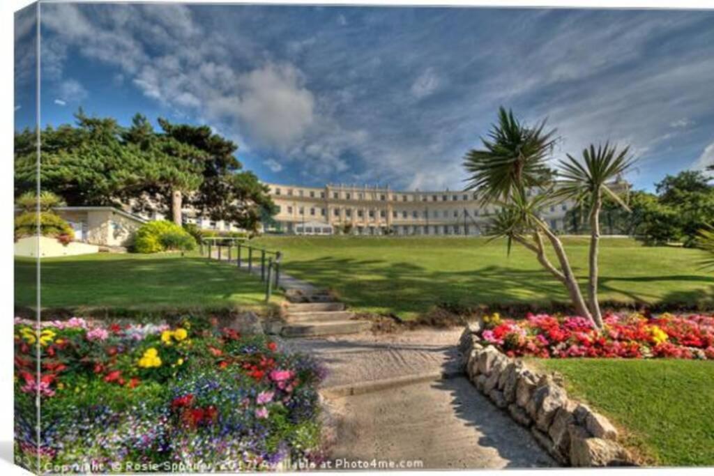 **Sunny And Bright, Thatchers Rock One Bed Beach Front Apartment*** Torquay Extérieur photo