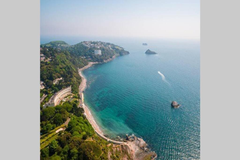 **Sunny And Bright, Thatchers Rock One Bed Beach Front Apartment*** Torquay Extérieur photo